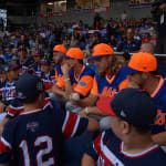 mets players sitting with ll players