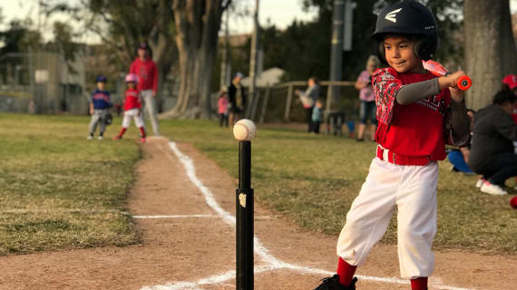 tee-ball-player-hitting-ball-feature