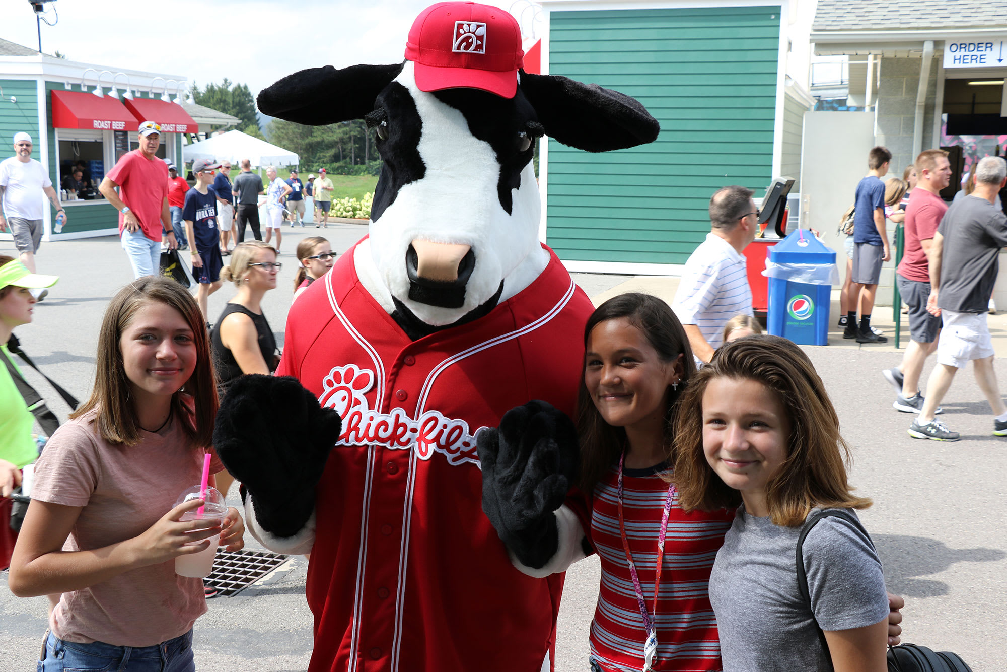 chick fil la cow and fans