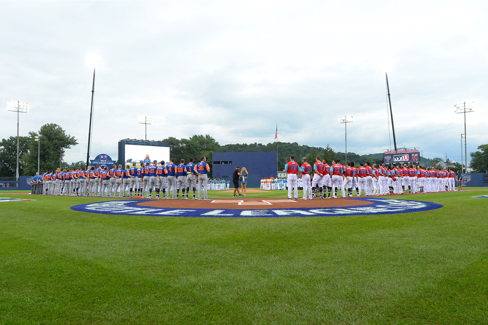 mlb classic players on field