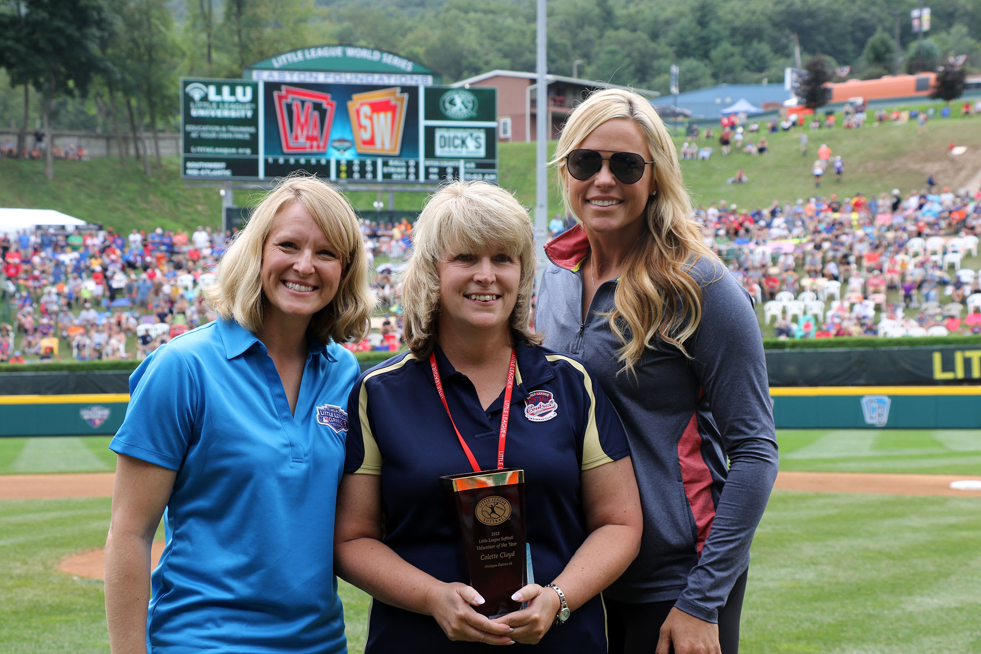 softball award winner group shot