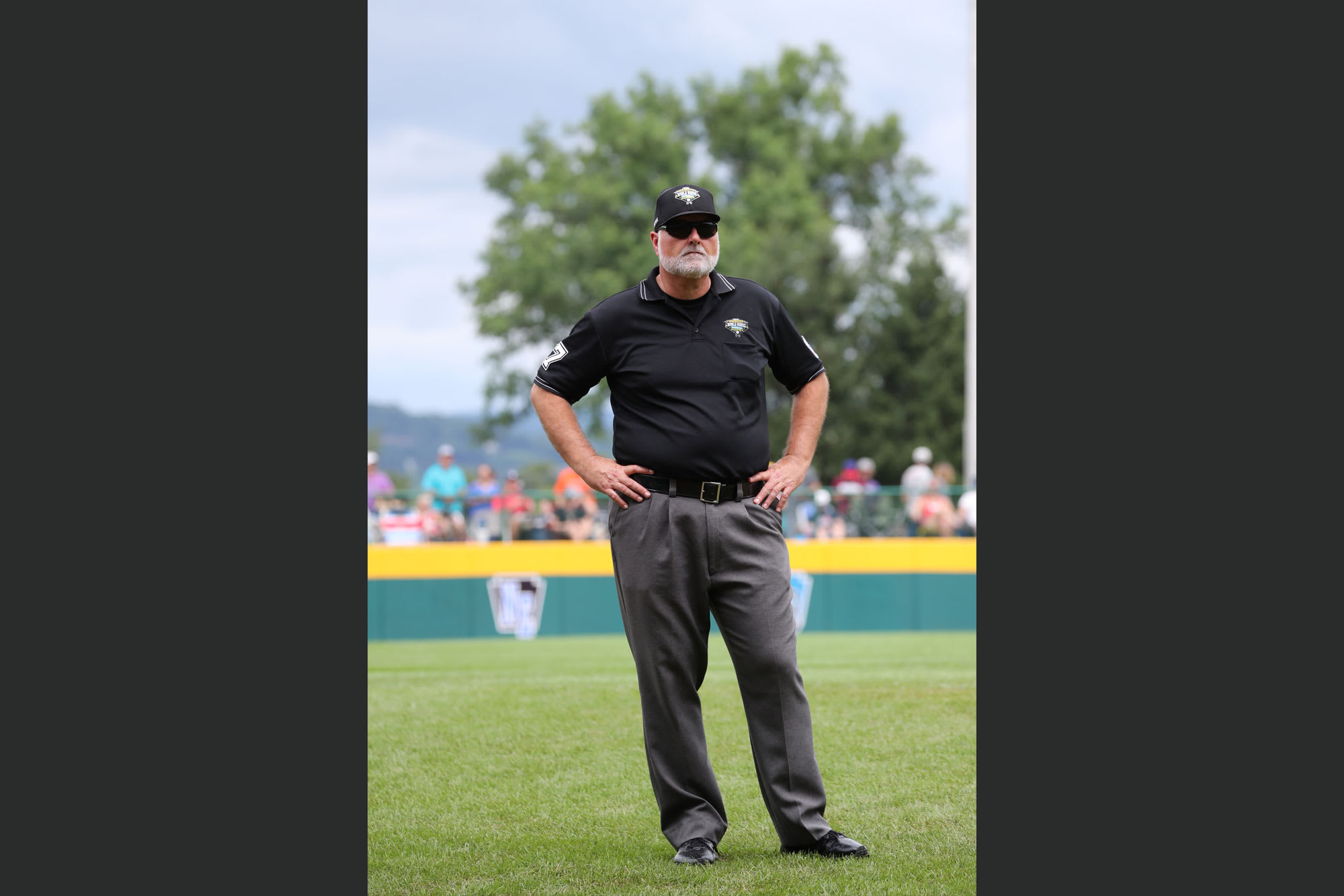 umpire in outfield