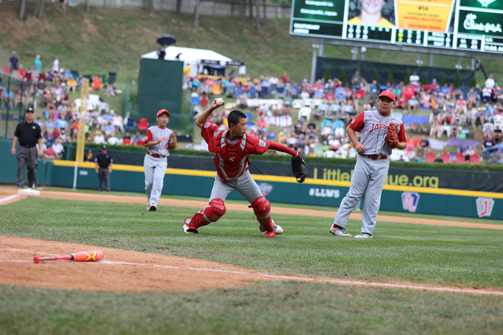 japan catcher throwing ball