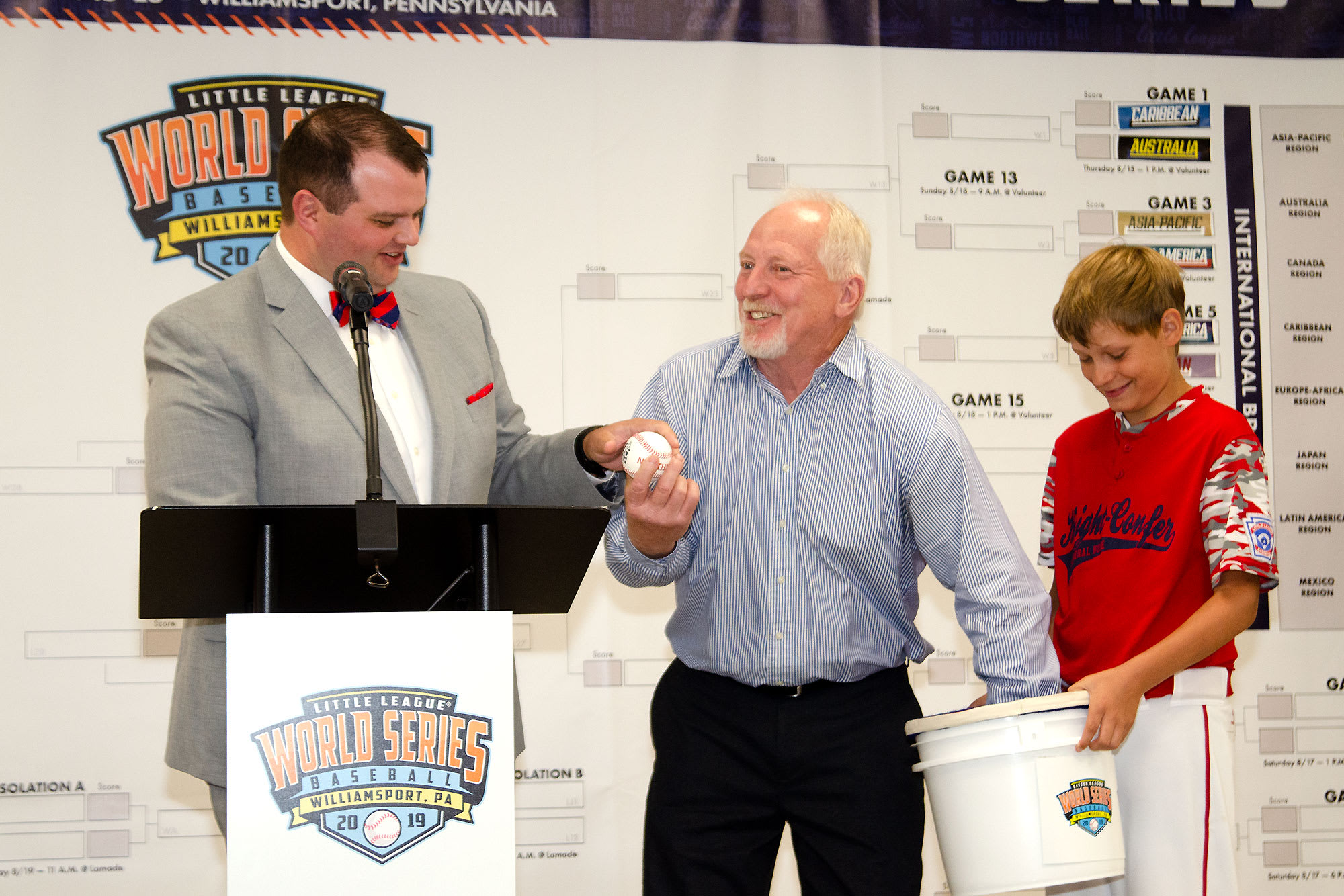 2019-llbws-luncheon-ball-drawing