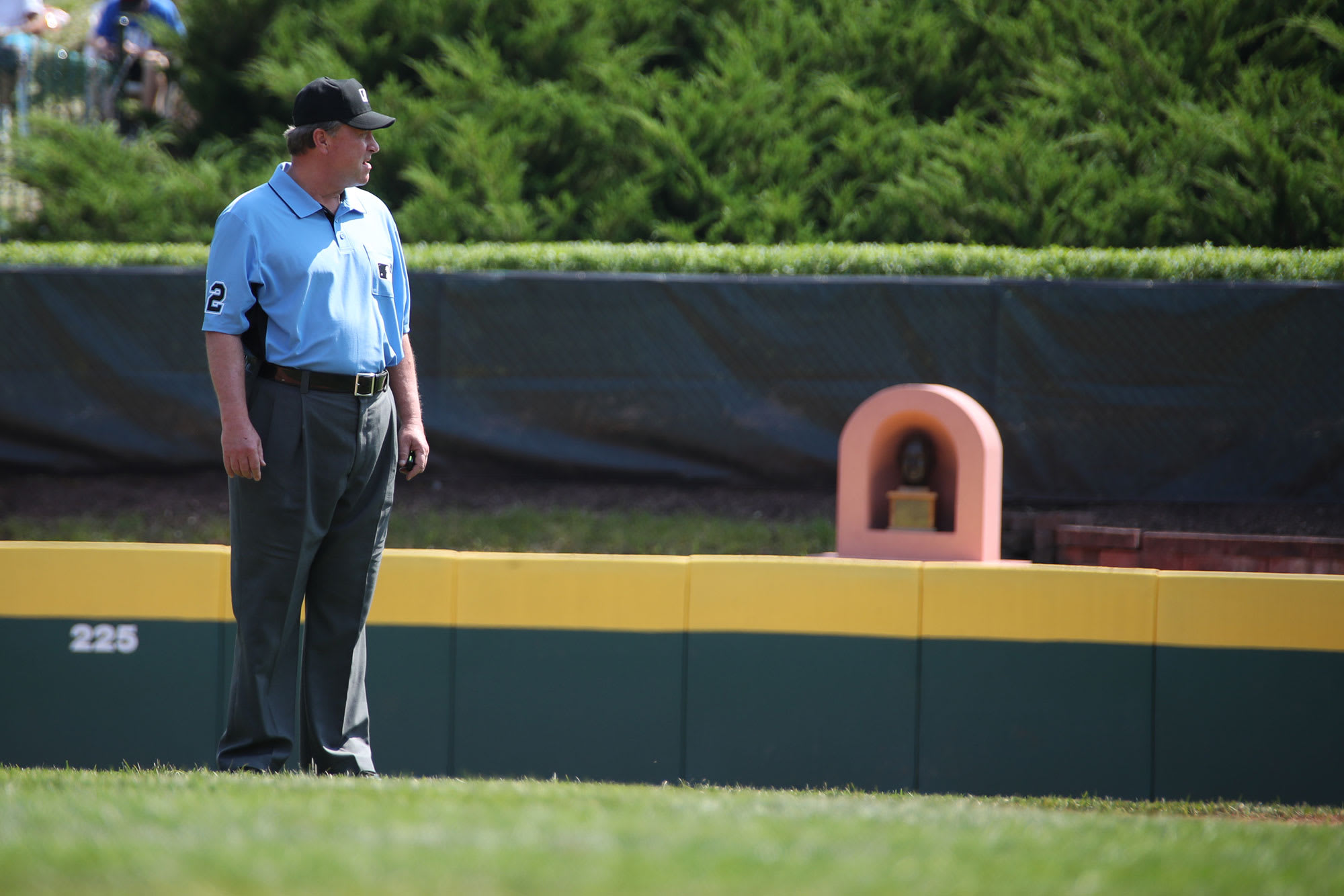 Umpire Joe West works 5,000th career game