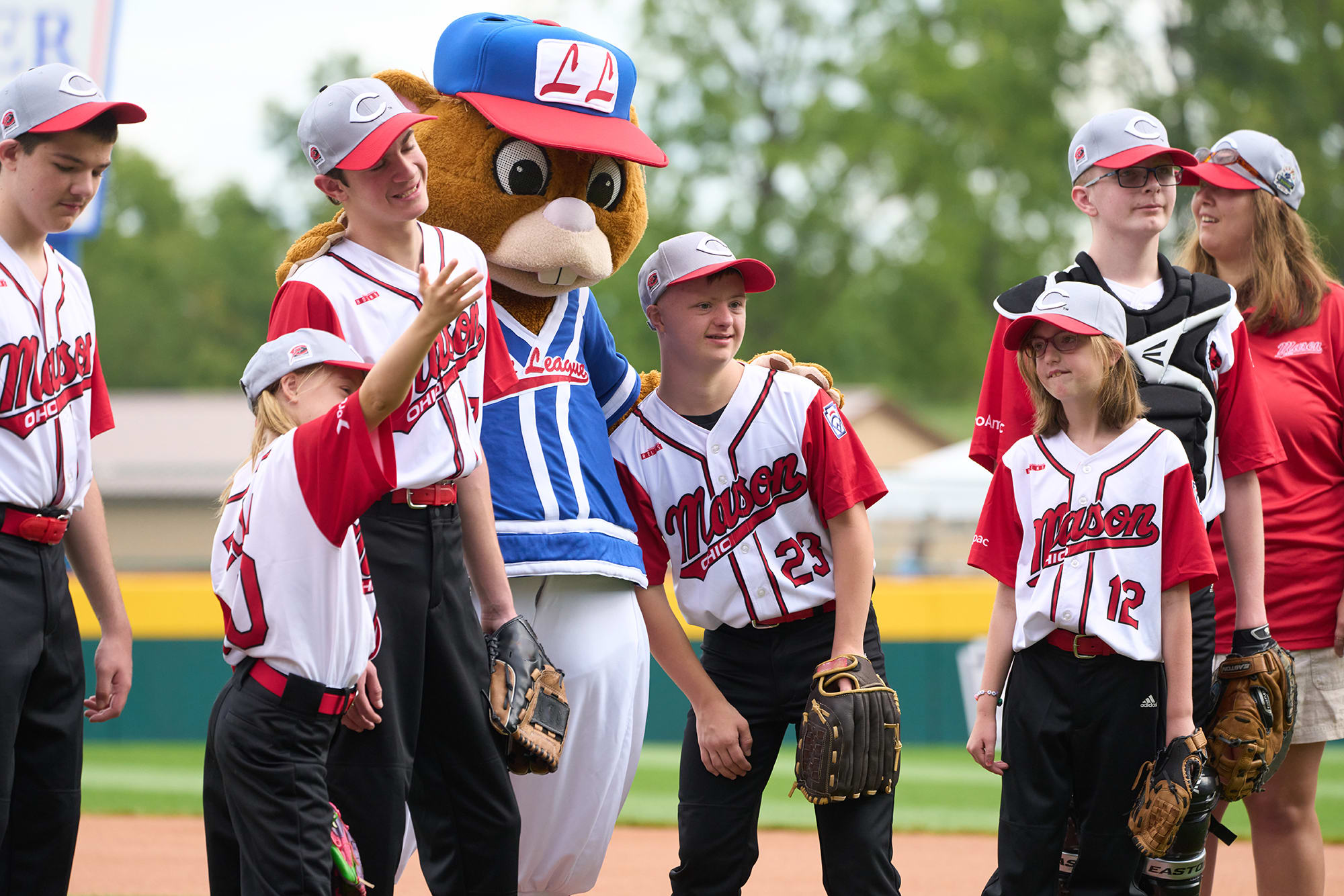 Dugout Earns 2022 Mascot Hall of Fame Award for Greatest Community
