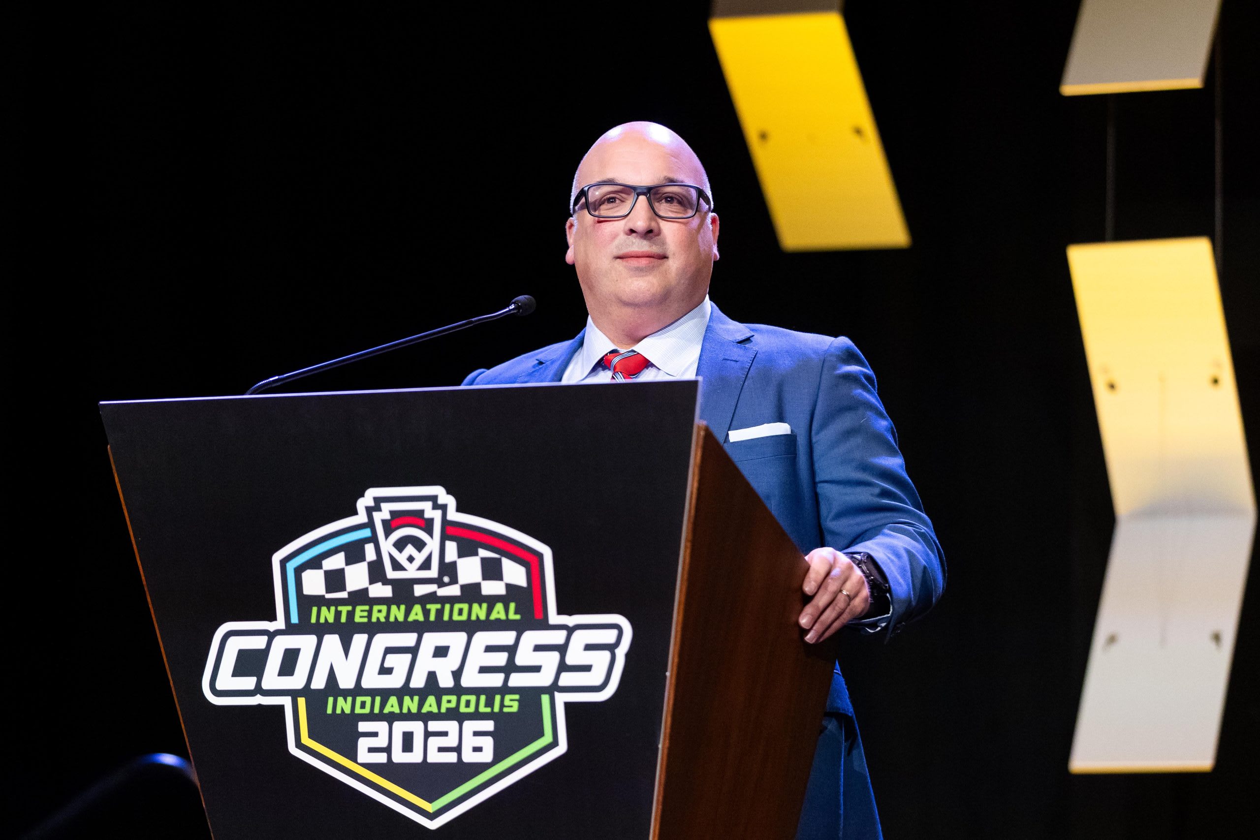 Dan_Podium_2026Congress