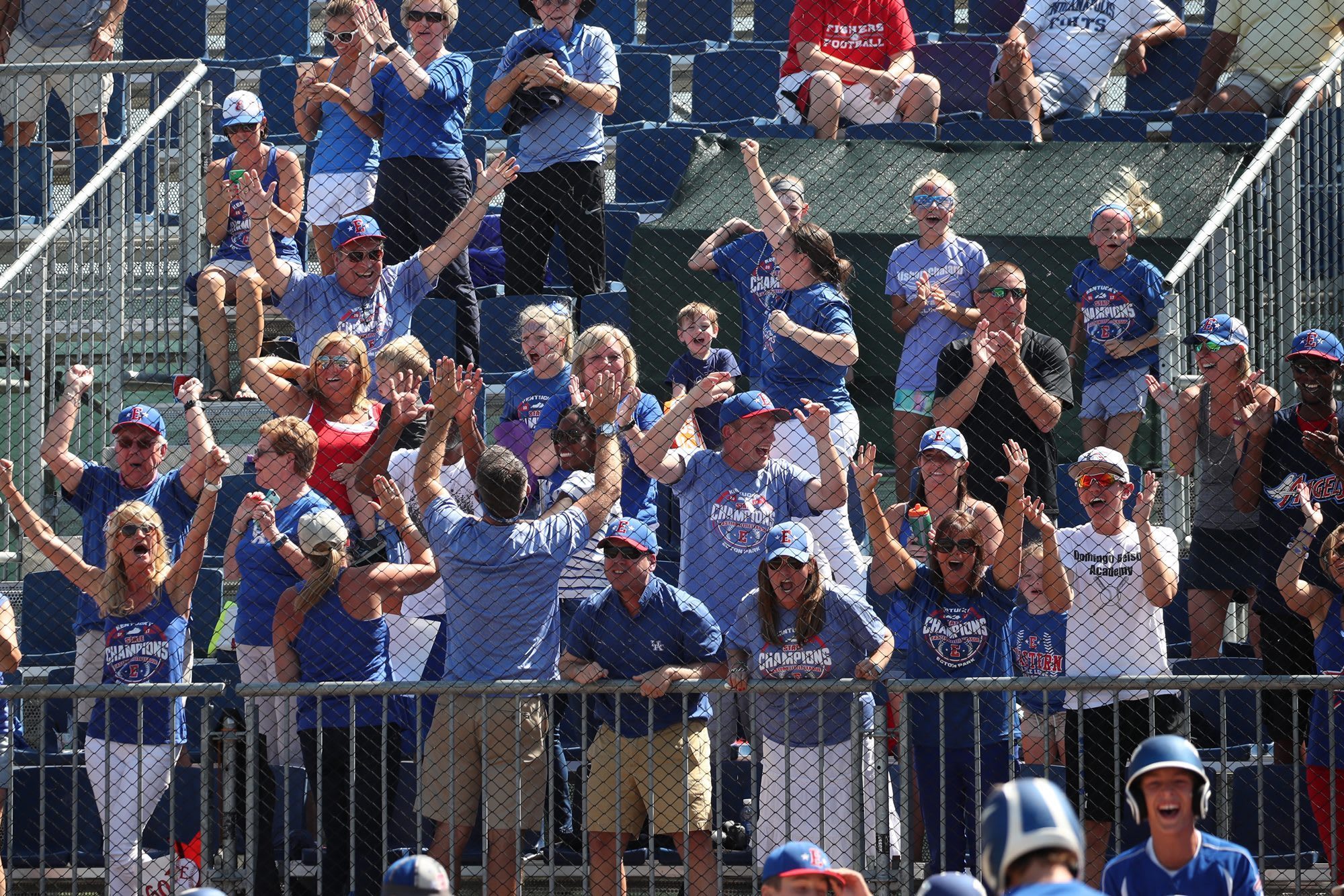 Baseball fans are in awe of this “Beer Bat” at minor league game