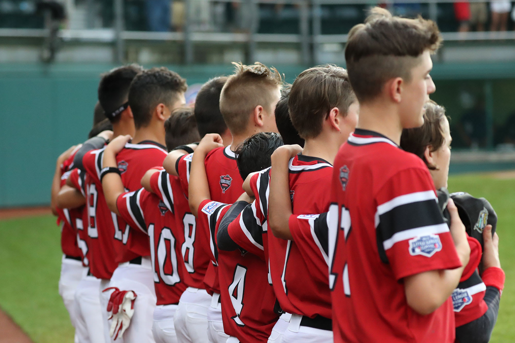 team canada standing in line