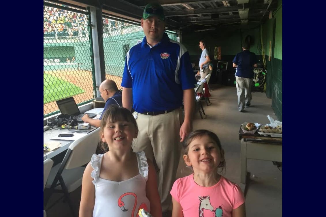 BrentWithDaughters_2025_1