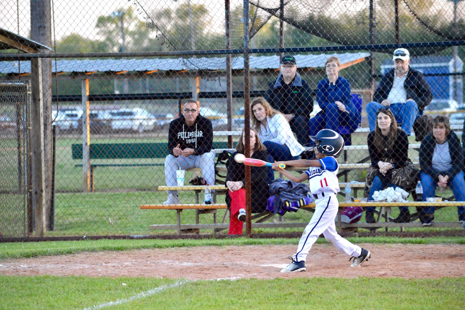 bb-batter-hitting-ball-fans-in-the-stand