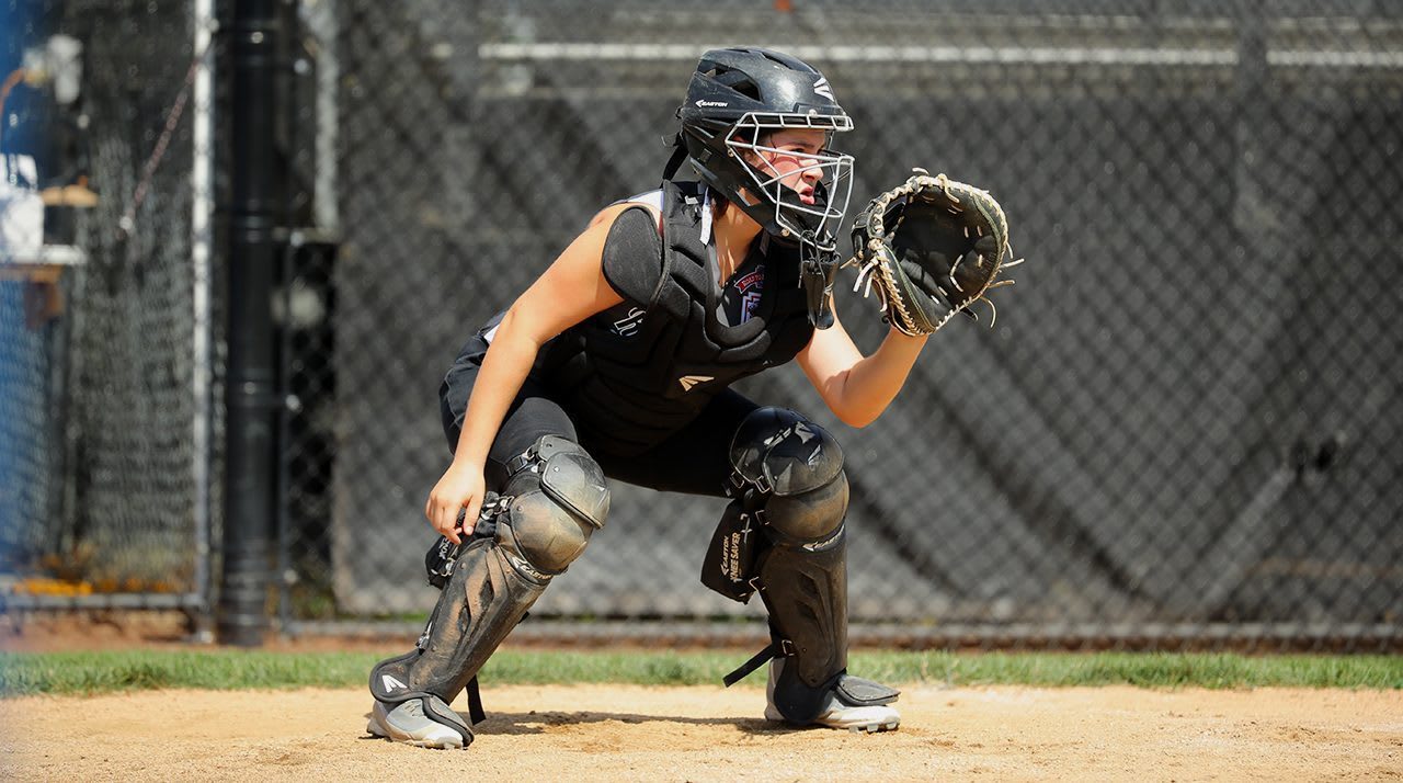 Catcher waiting for ball