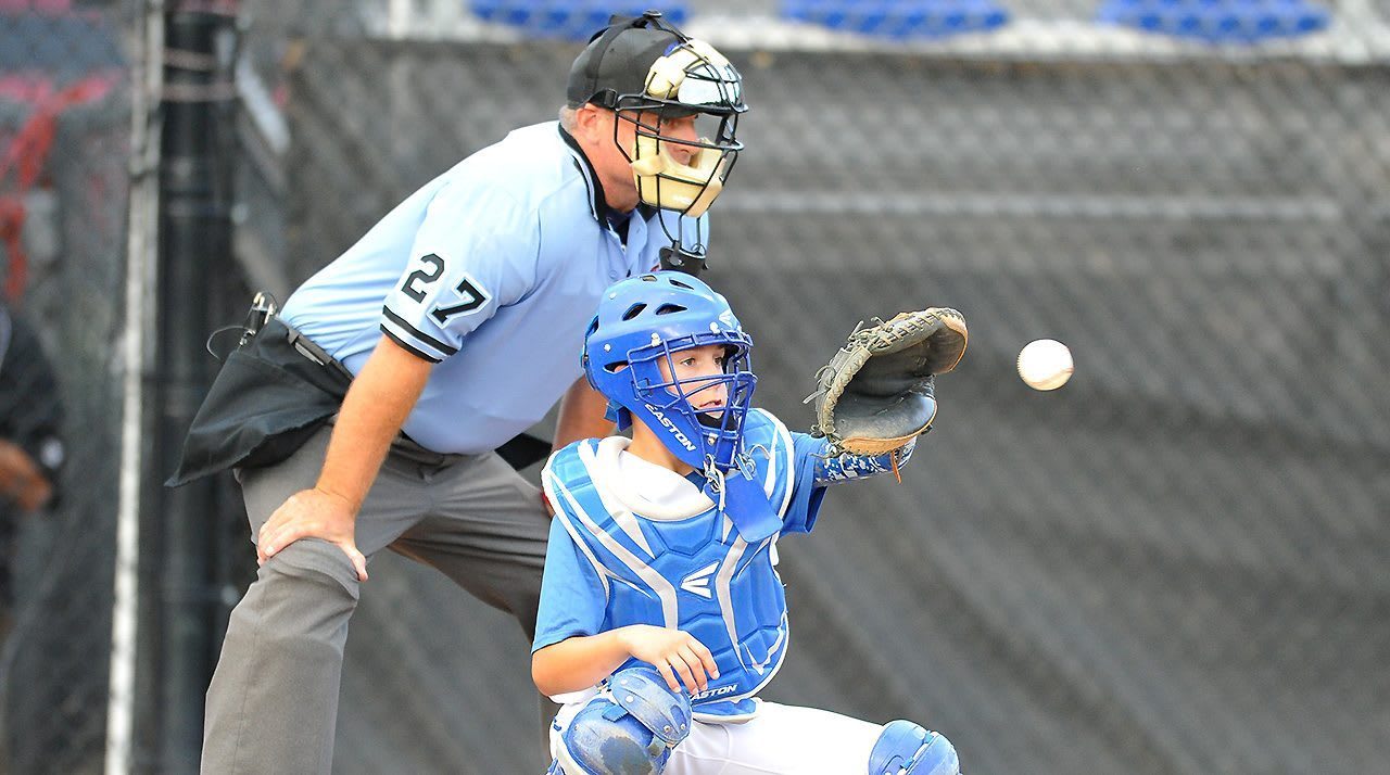 hey-blue-pitcher-stop