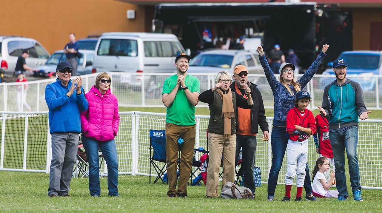 parents cheering