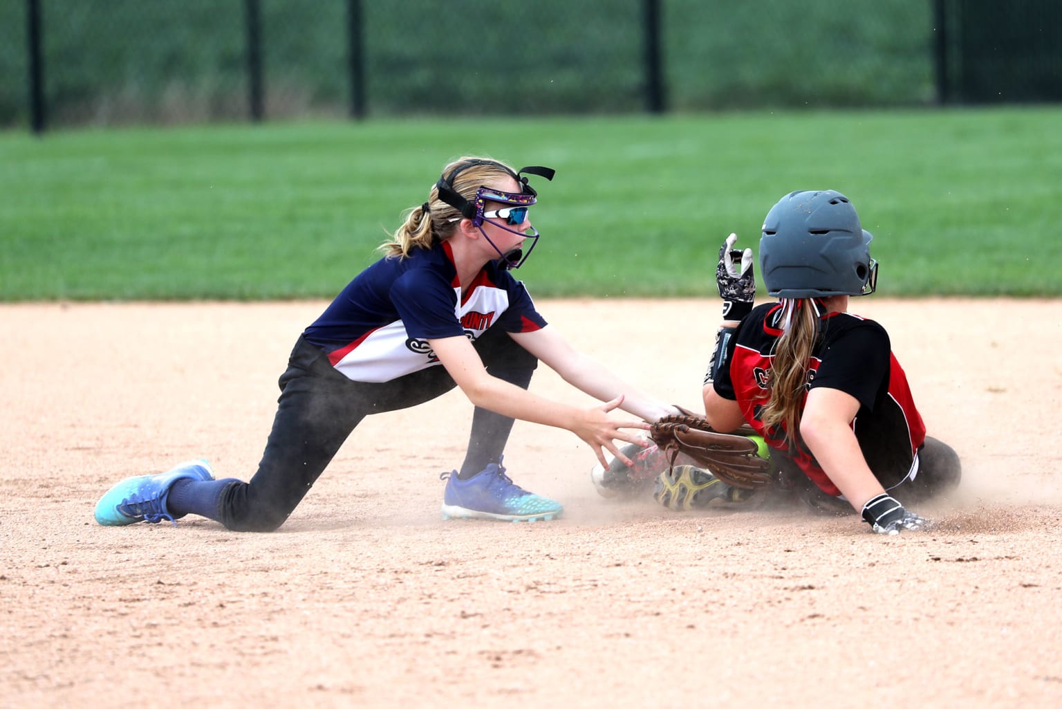 sb-player-sliding-into-second