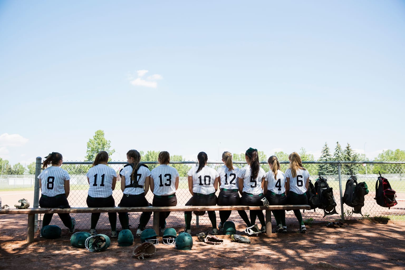 sb players sitting on bench