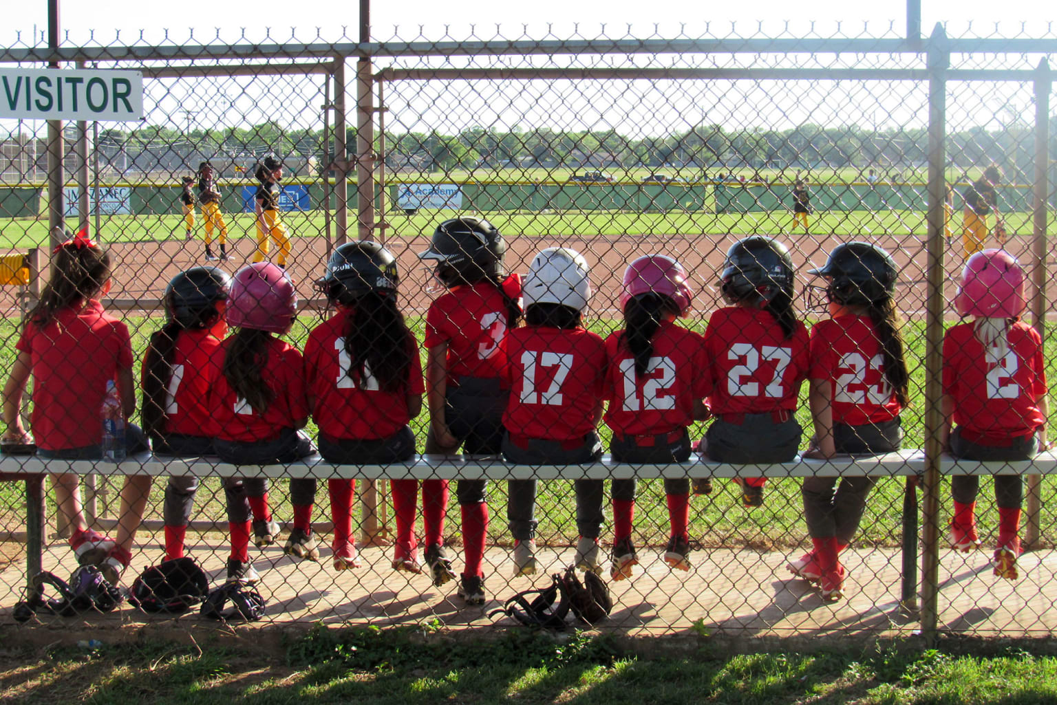 sb players sitting on bench