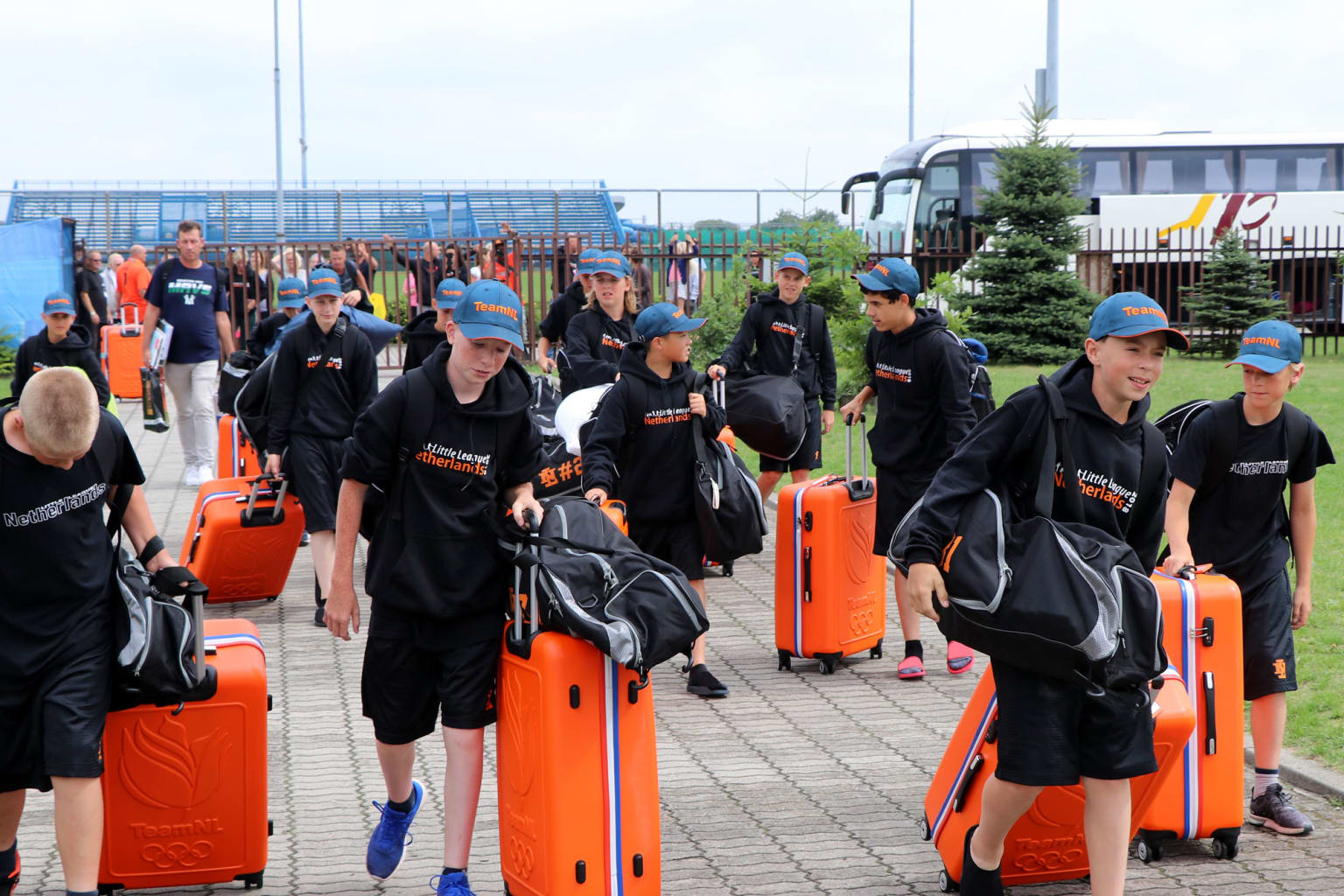 teams-arriving-llb-ea