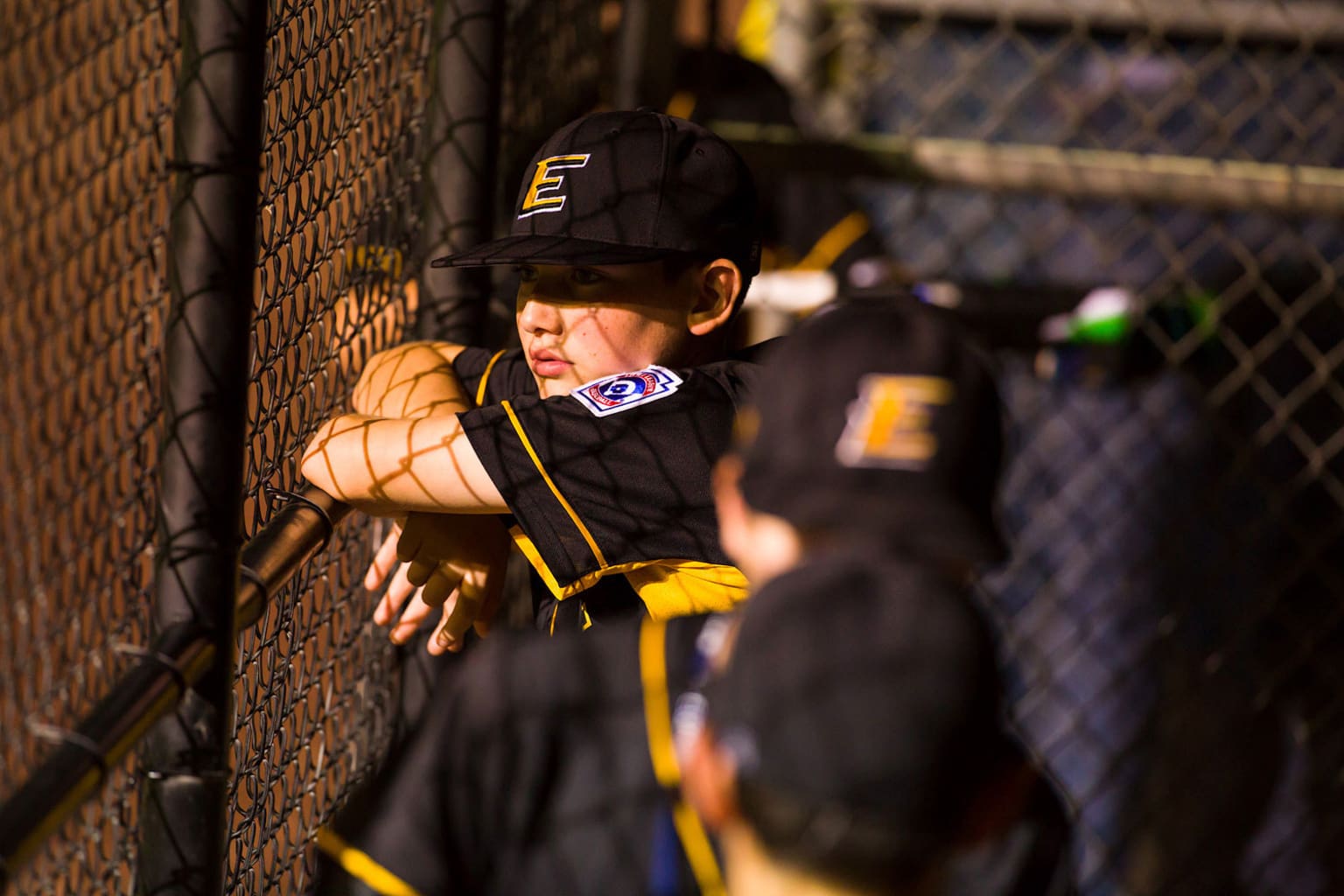 players-dugout-watching-game