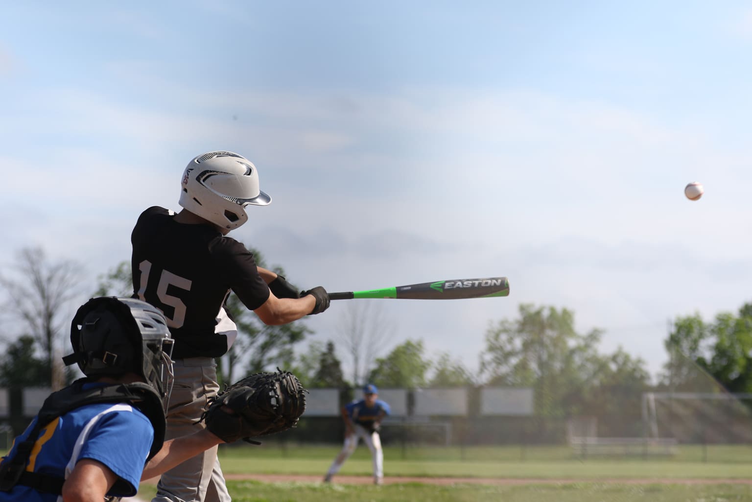 batter-hitting-ball