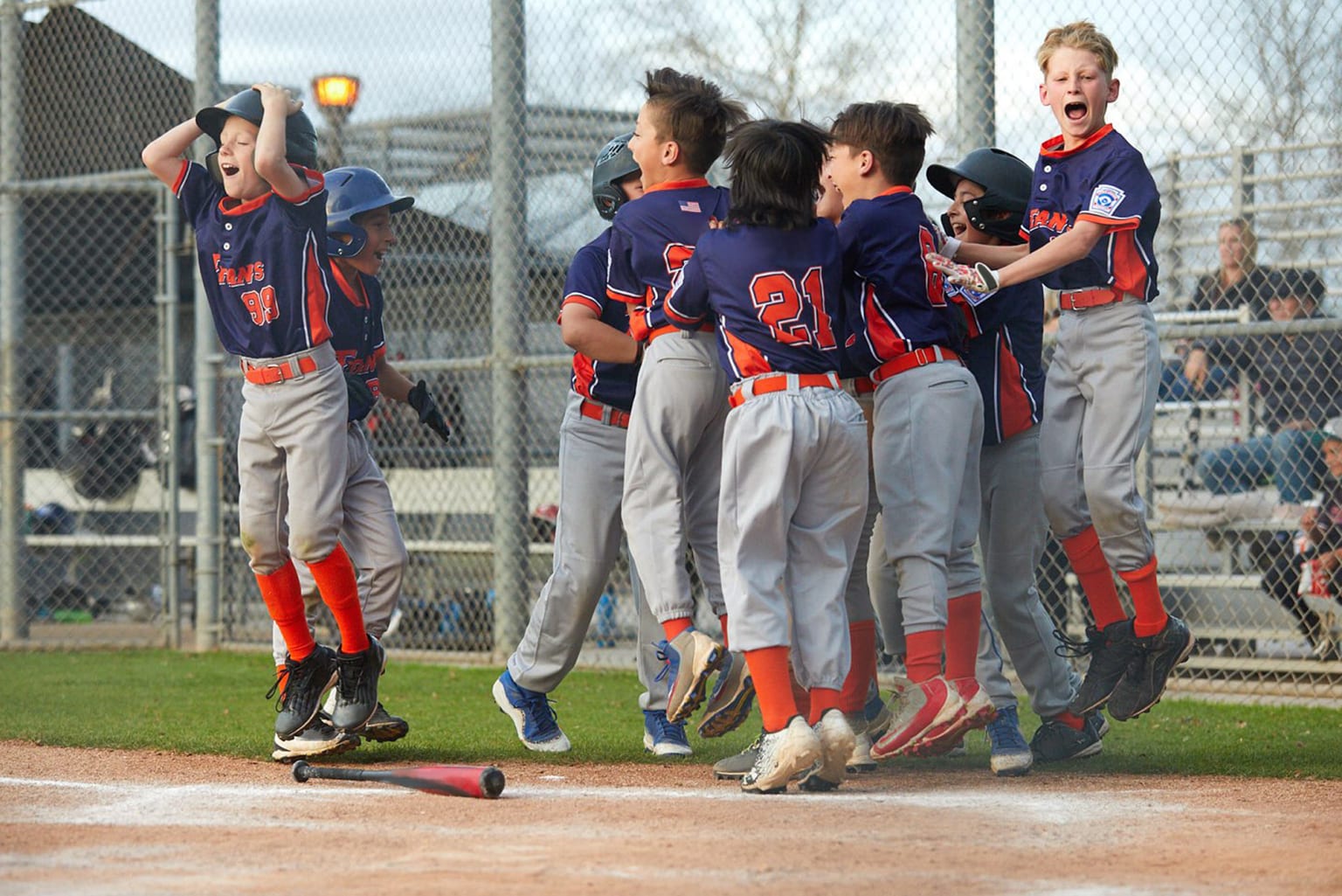 bb players celebrating run