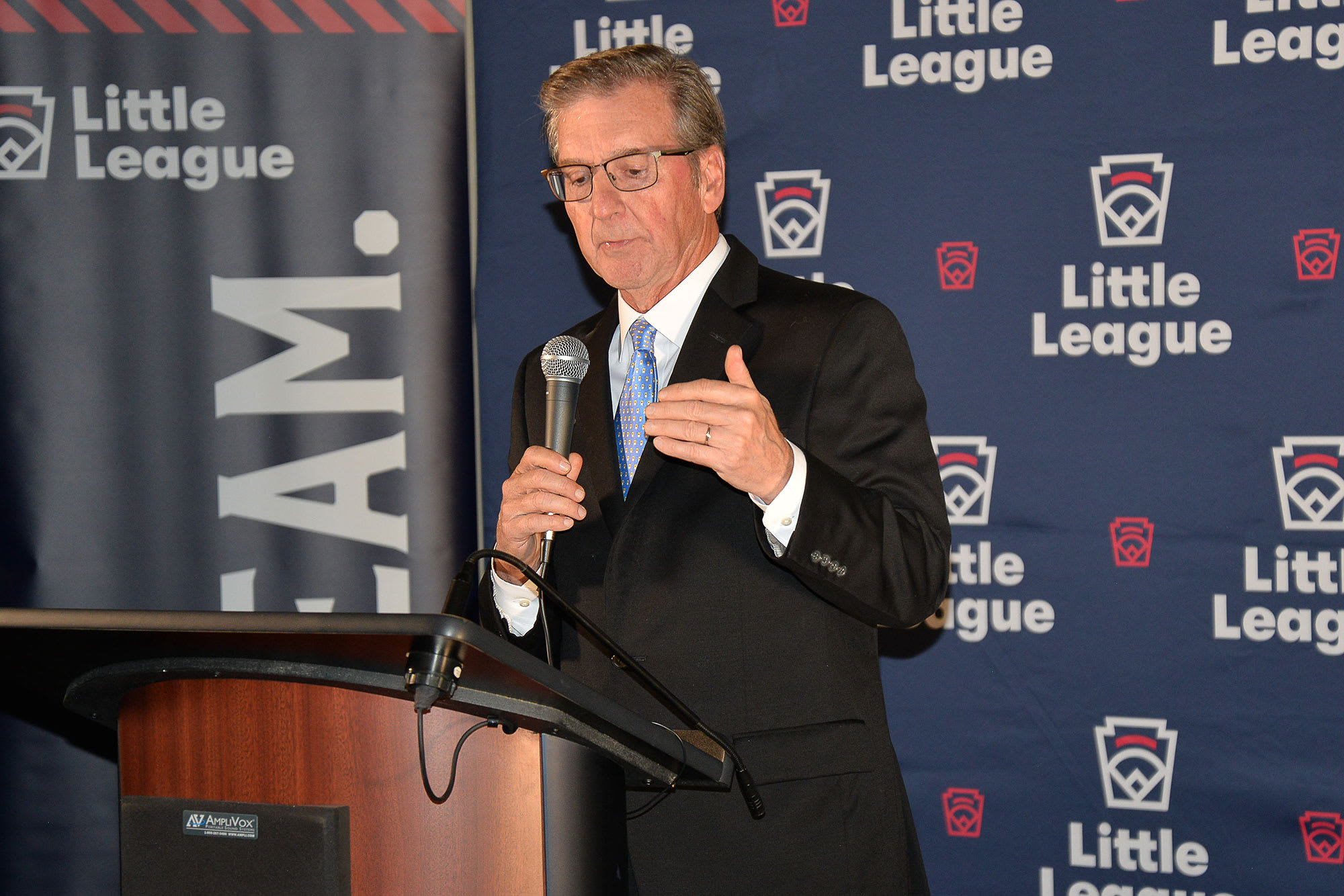 steve-talking-podium2-web