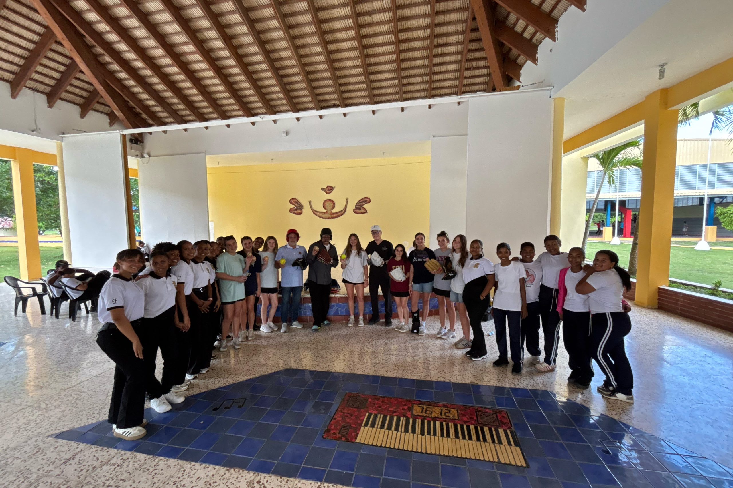 Evangalinedominican-2026-2-glovedelivery