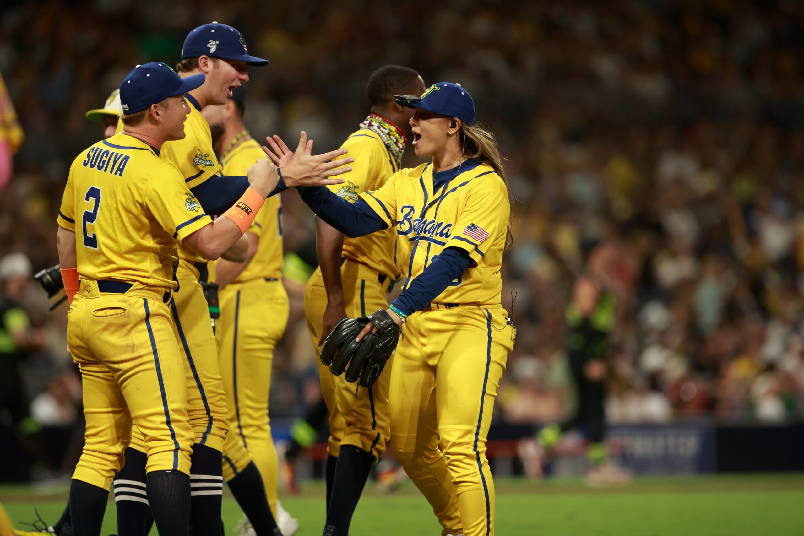 kelsiewhitmore-savannahbananas-cheers-field-2026