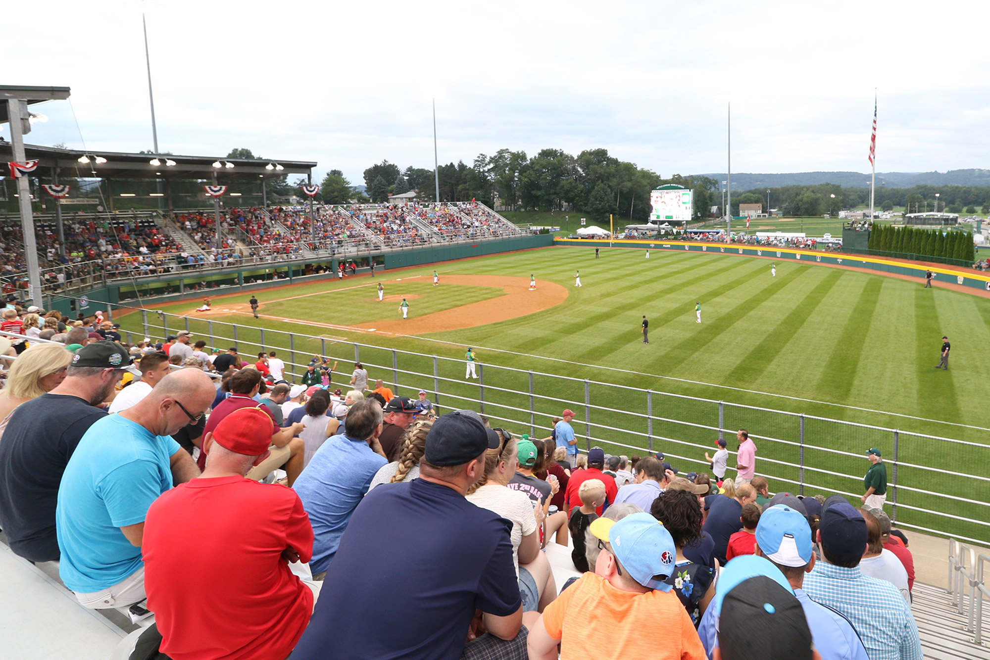 Little League baseball draws crowds to community park