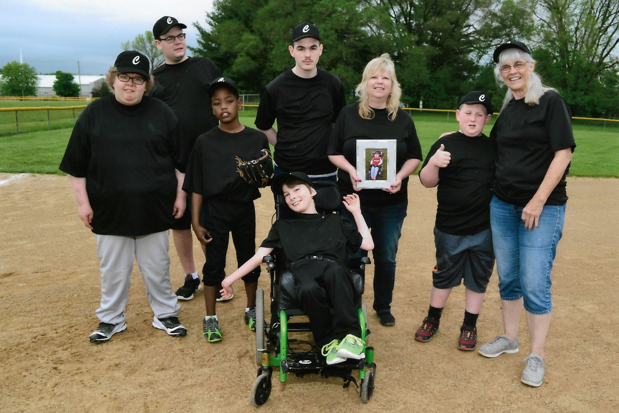 Mary Lou Davis (far right)