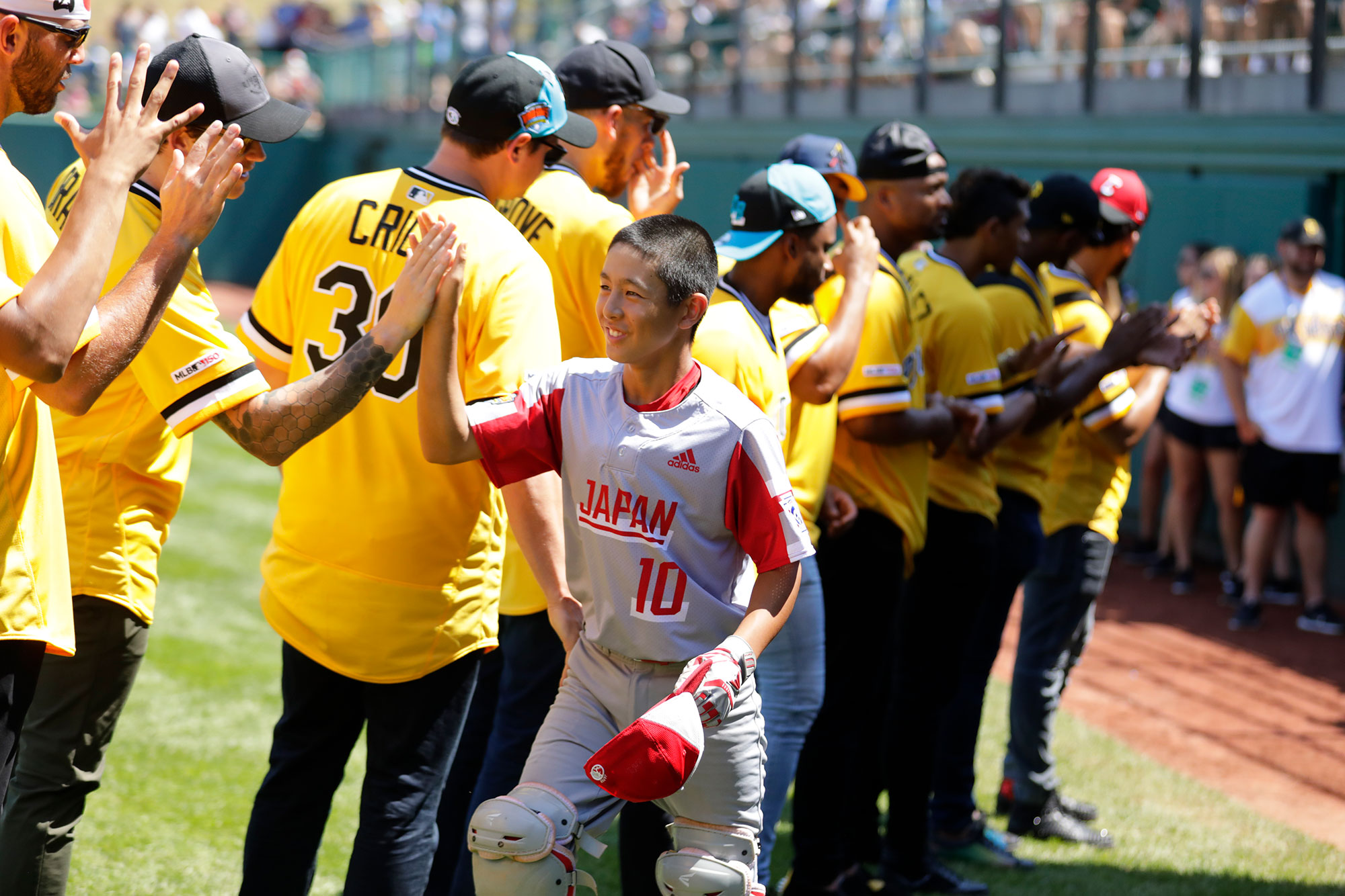 Pittsburgh Pirates Win Inaugural MLB Little League Classic vs Cardinals