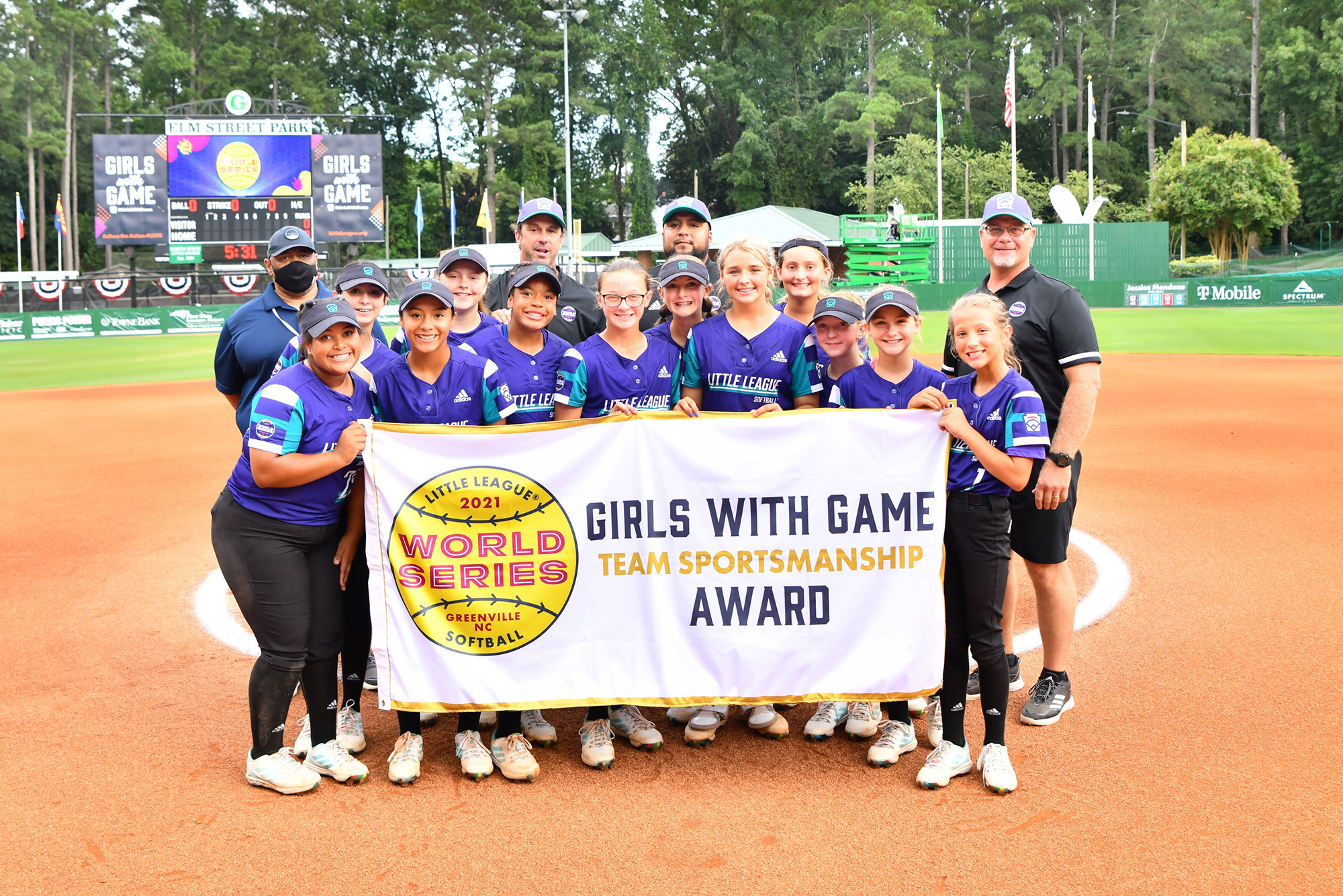 Little League on X: Little League Softball helps girls build confidence.  Learn more about the program:    / X