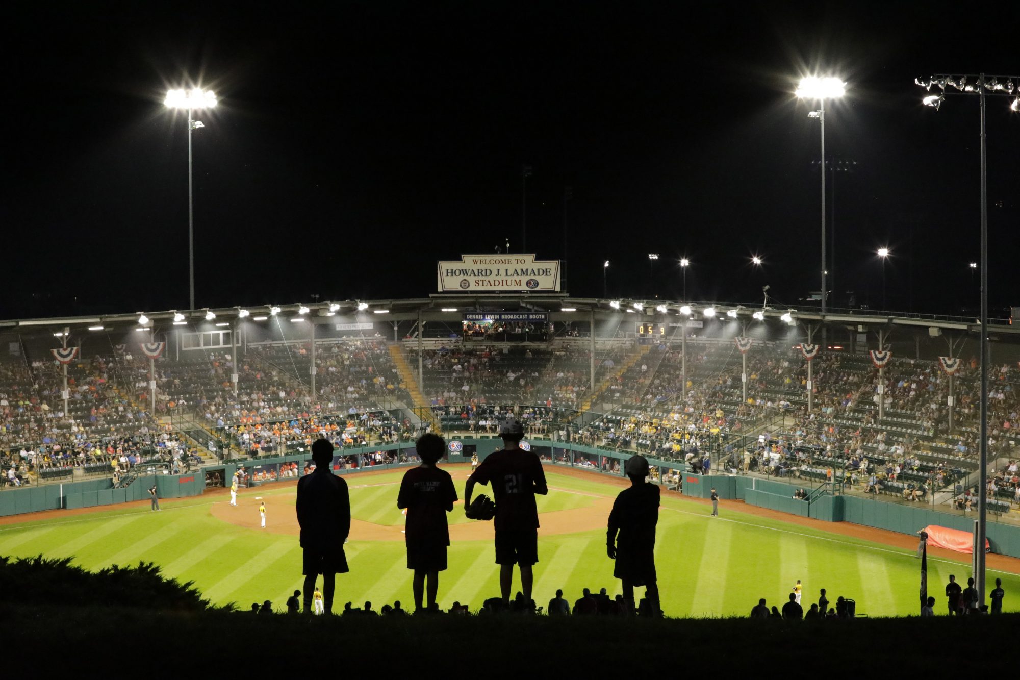 At the Field of Dreams, a baseball family mourns and remembers - The  Athletic