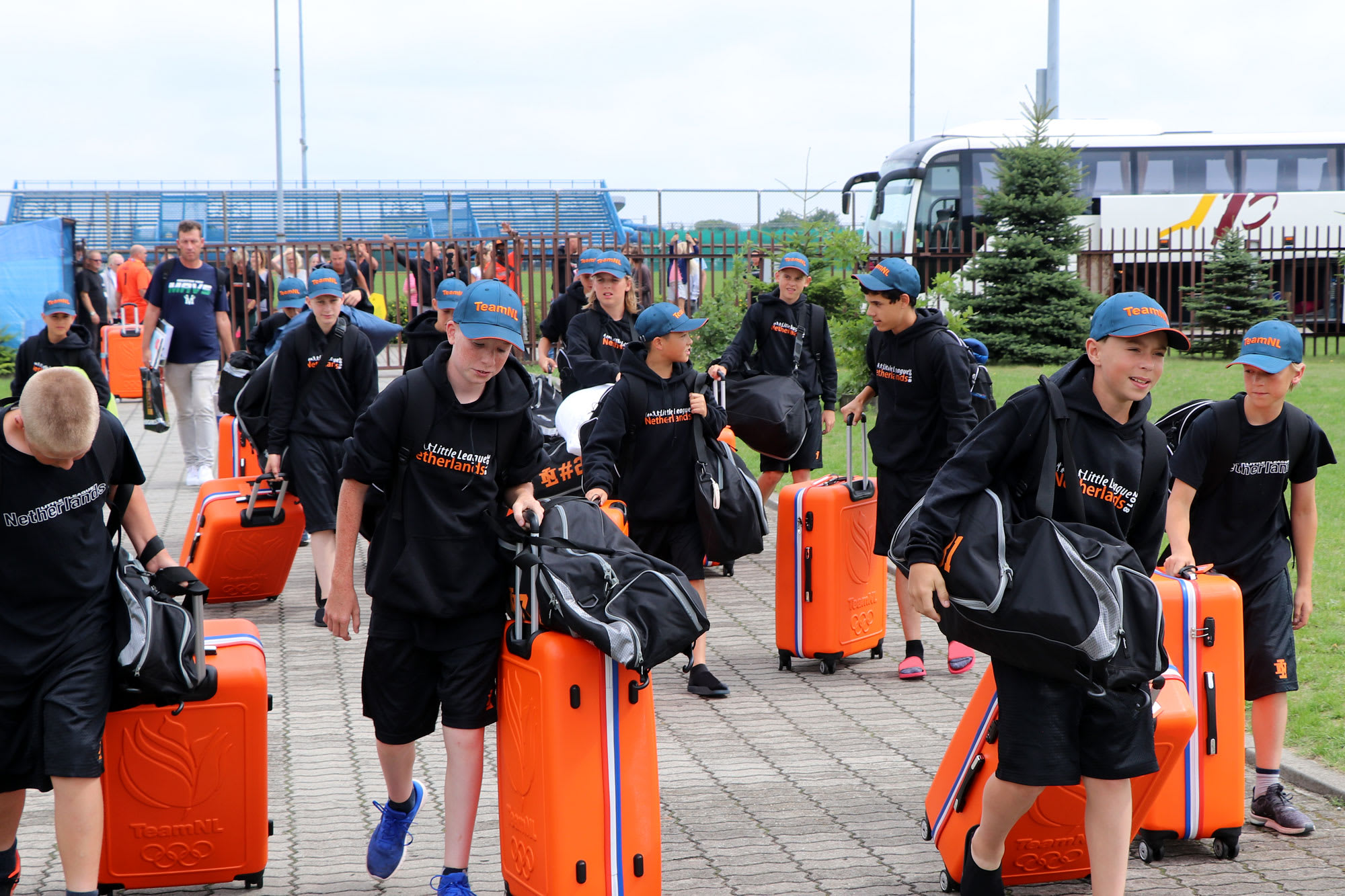 teams-arriving-llb-ea