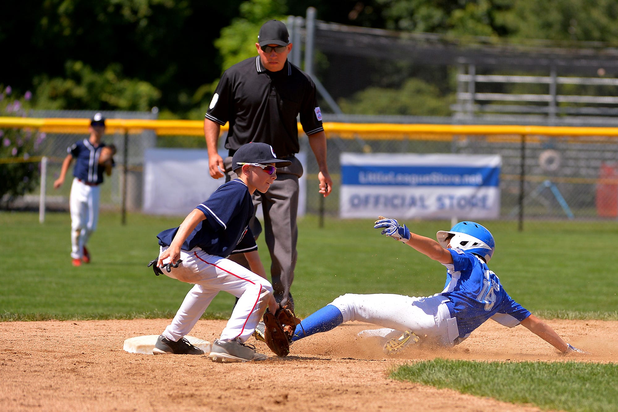 bb player sliding
