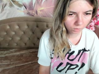 Arianna2000's Live Webcam Chat Room