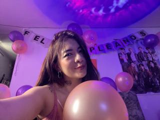 AriLynn's Live Webcam Chat Room