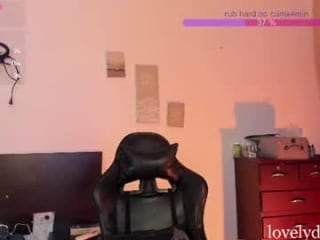 lovelydollyxx_'s Live Webcam Chat Room