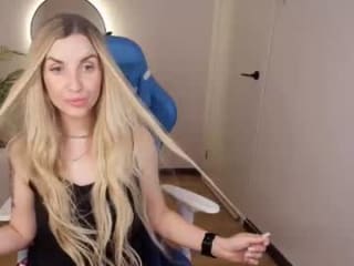 mi1a_'s Live Webcam Chat Room