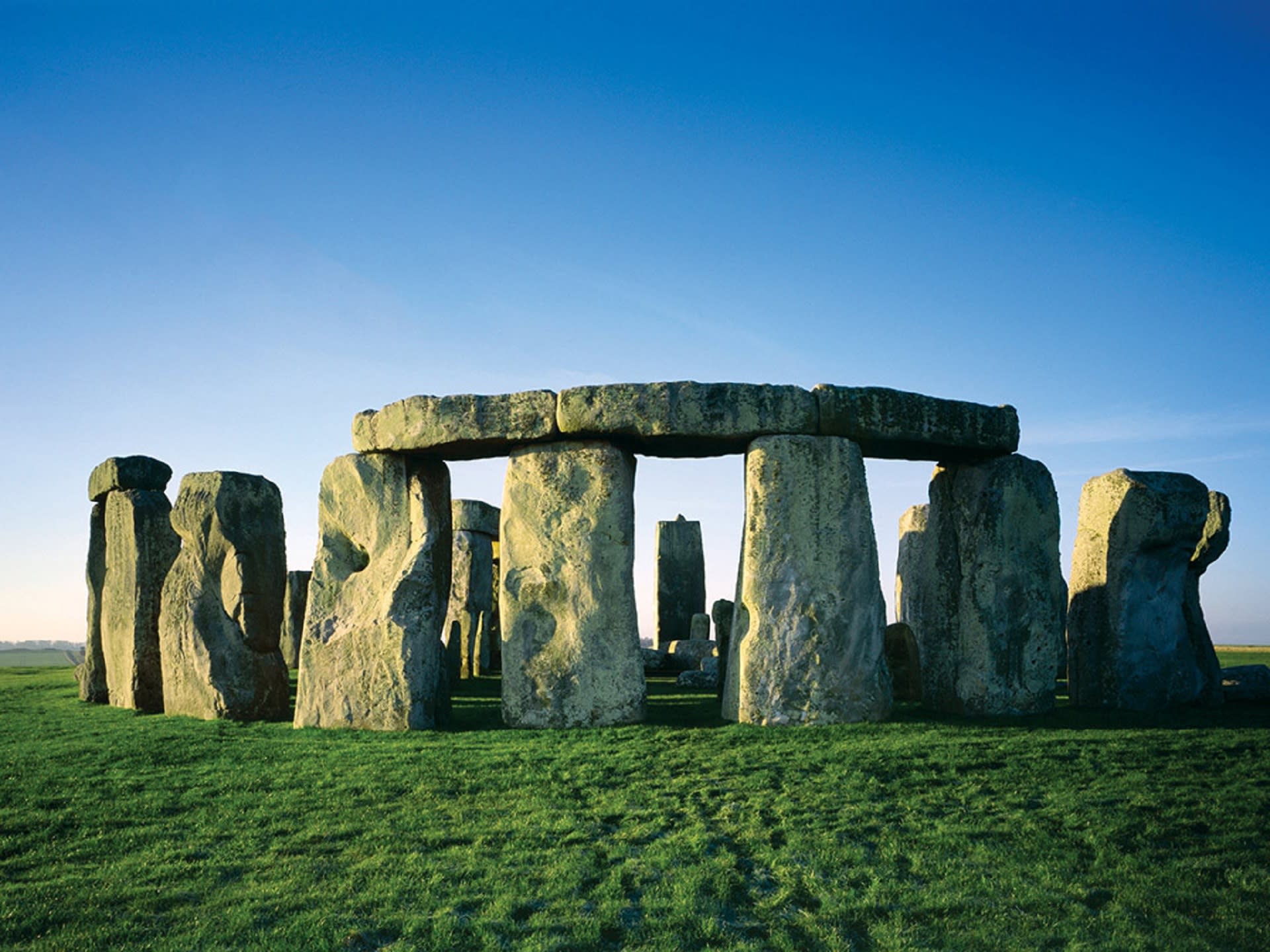 Stonehenge and All Afternoon in Bath with Optional Roman Bath Entry