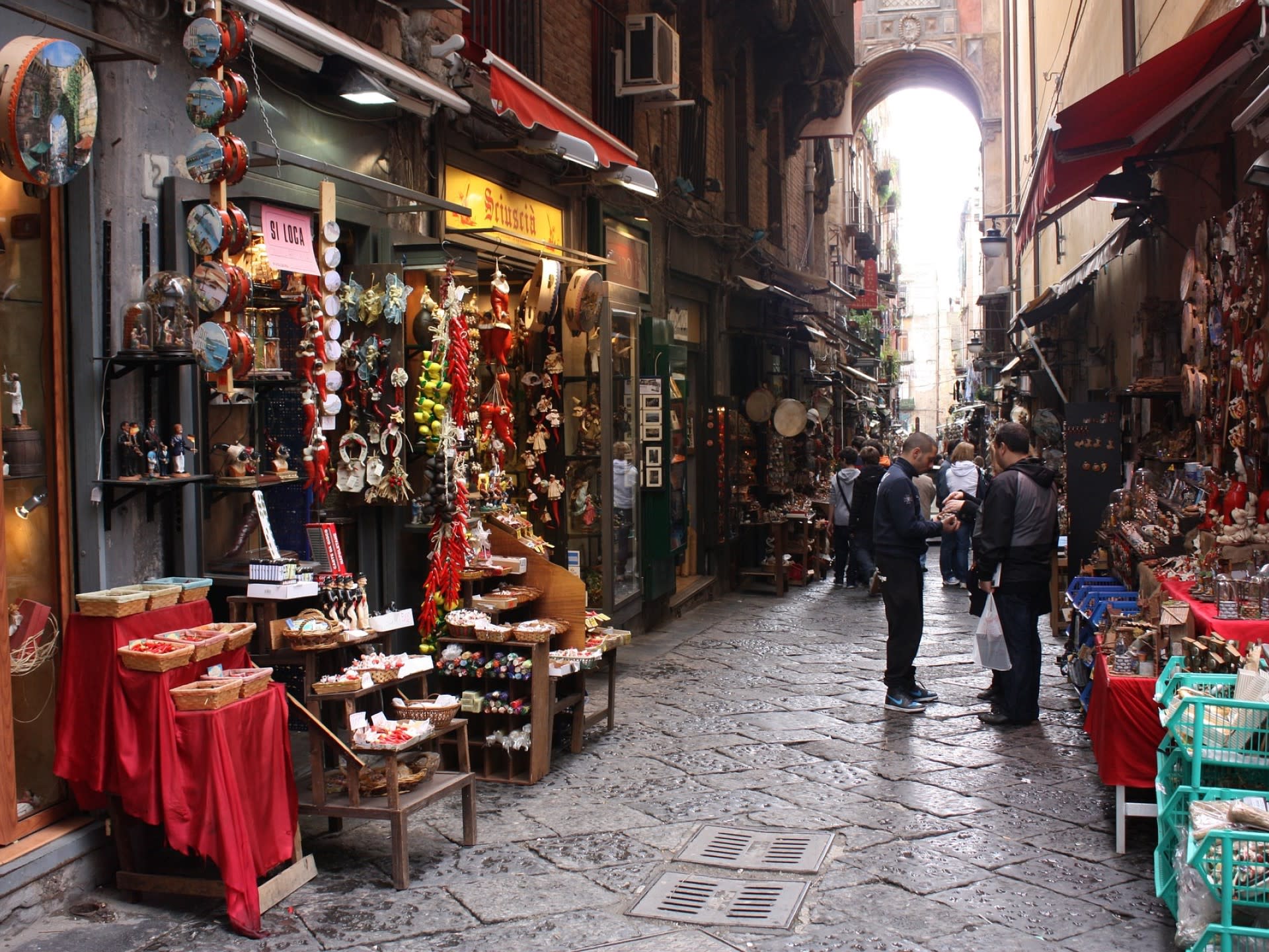 Naples Walking Tour & Street Food Experience