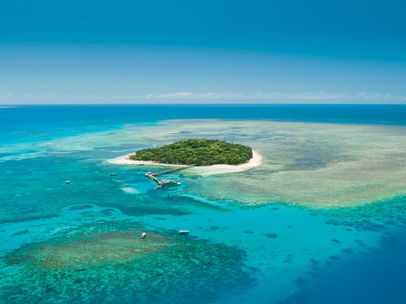 Fitzroy & Green Island in 1 Day with Glass Bottom Boat