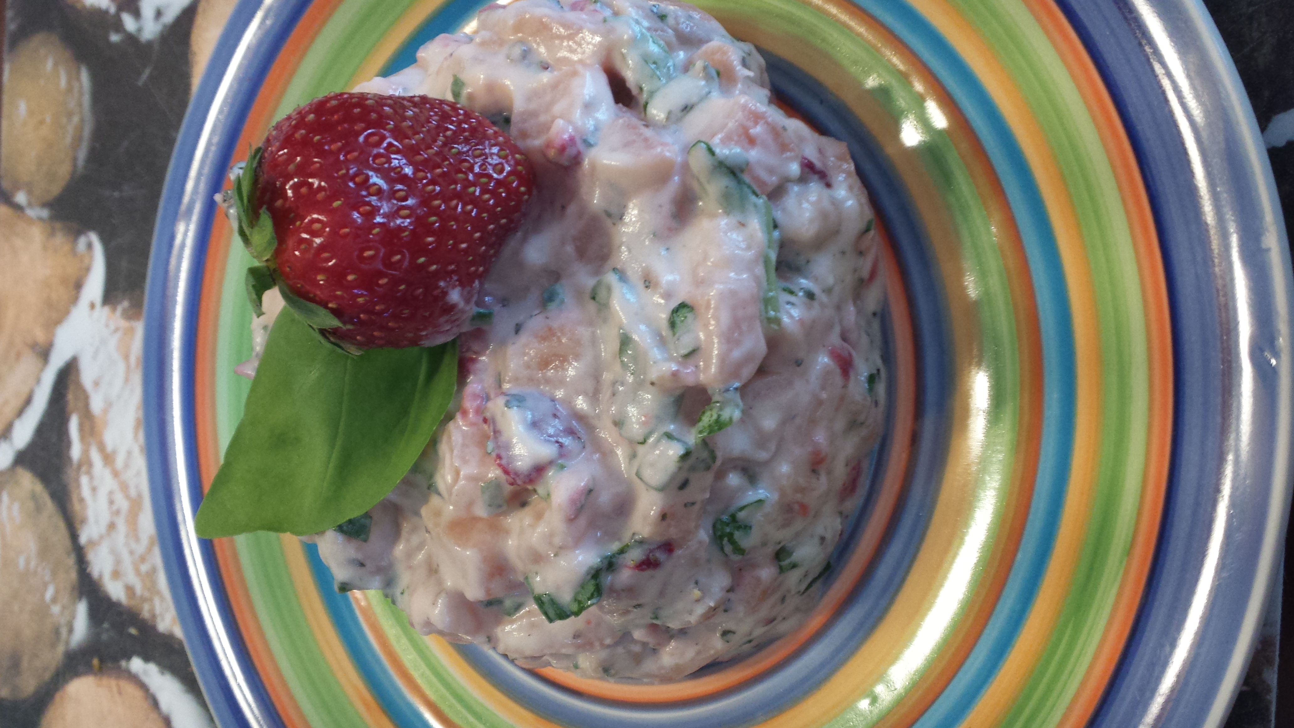 Tartare De Saumon Fraises Et Boursin De Basilic Ciboulette