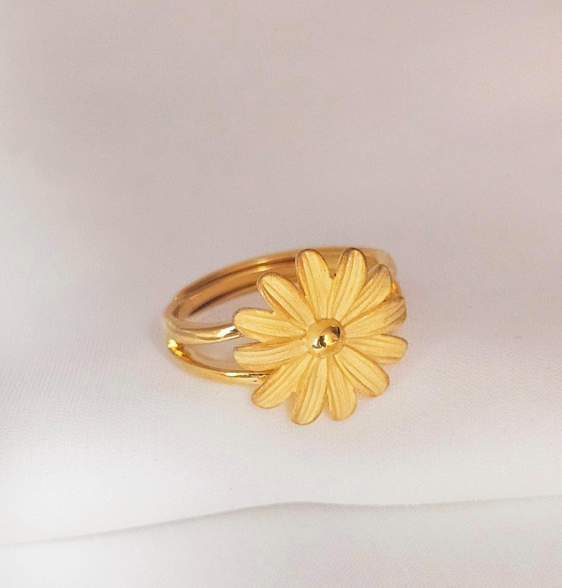 Fashionable Charming Design Gold Polish Finger Ring For Girls alternate