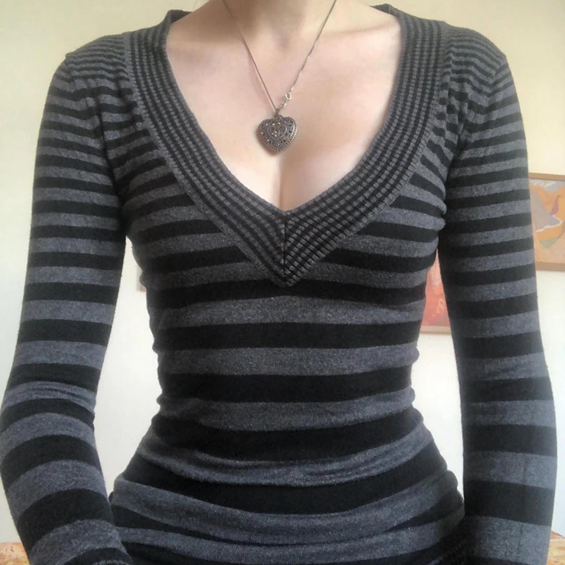 Y2K Grunge Emo 00s Vintage T Shirt Black Grey Striped V Neck Long Sleeve Jumper Tops Chic Women Autumn Retro Mall Goth Tees alternate