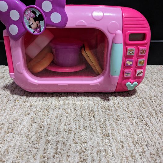 Minnie Toy Microwave