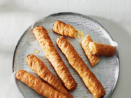 Börek m/honning og creamcheese