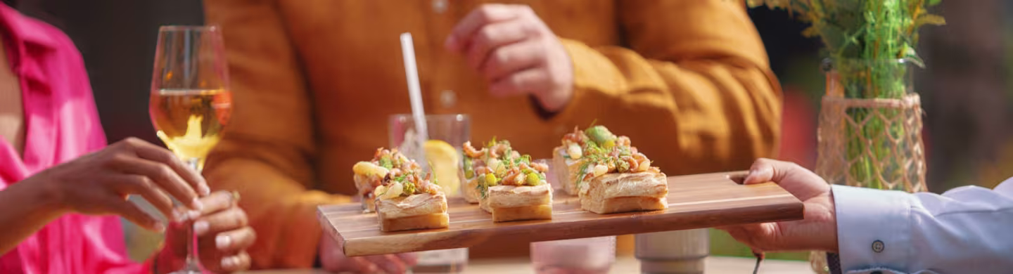 LLBG_BLOG_4_3840 x 1080_01