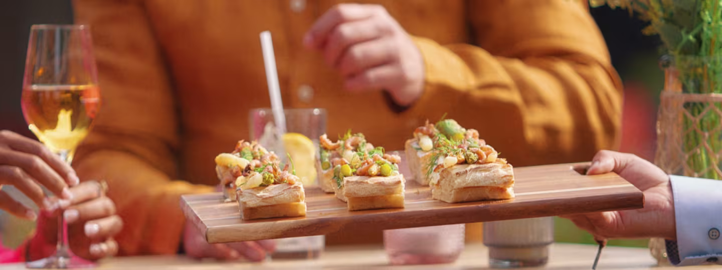 LLBG_BLOG_4_3840 x 1080_01