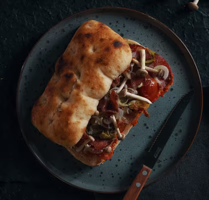 Poland / Blog / Street food / Recipes / Schiacciata po azjatycku z grzybami shimeji